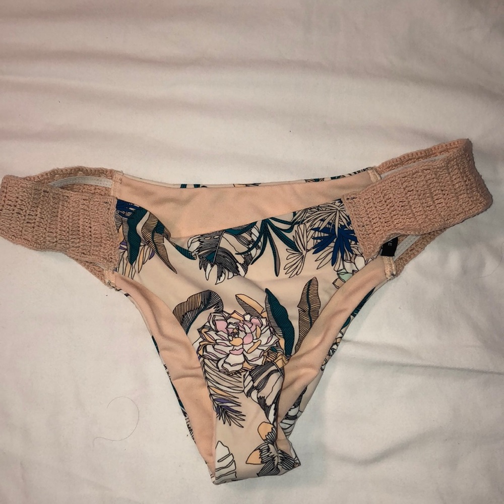 Kendall and Kylie bikini bottoms